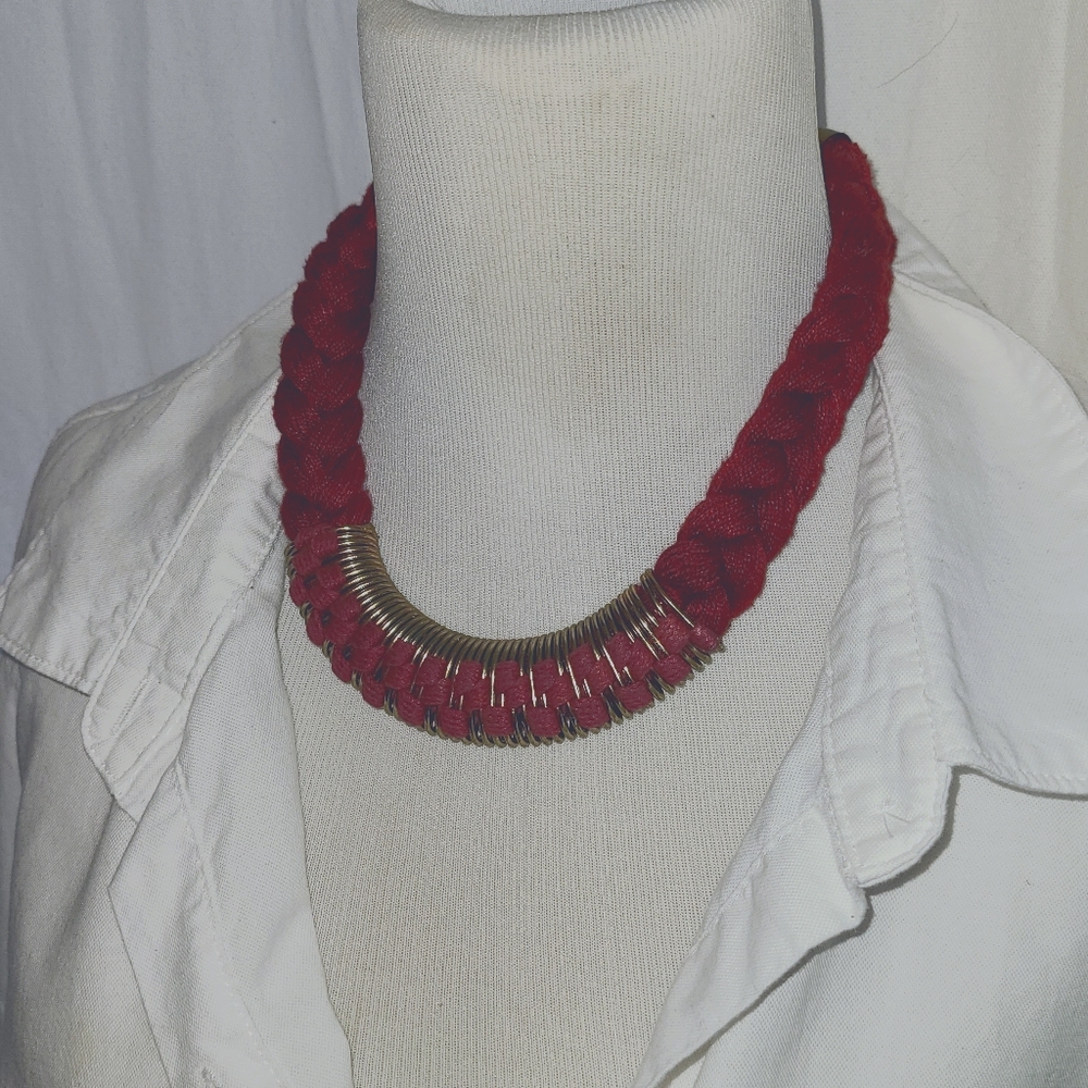 💎 4/$20 Statement necklace